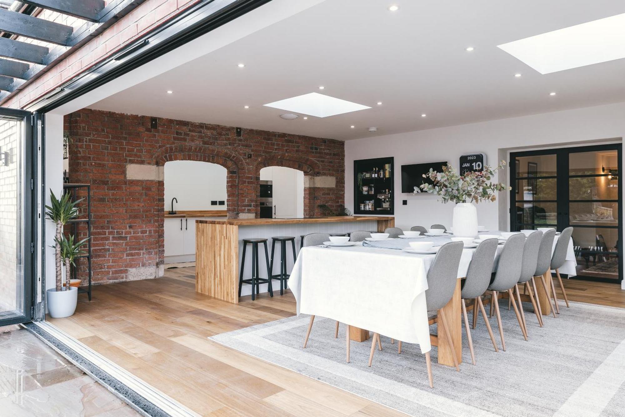 House With A Cinema And Games Room, Sleeps 17 Shrewsbury Kültér fotó