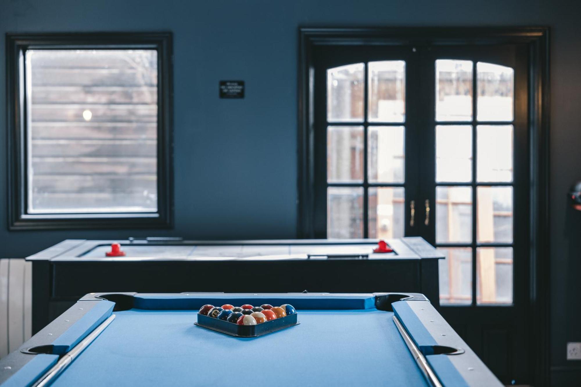 House With A Cinema And Games Room, Sleeps 17 Shrewsbury Kültér fotó